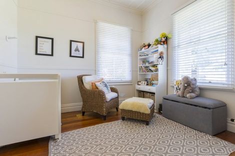 Photo of property in 14 Collingwood Road, Waiuku, 2123