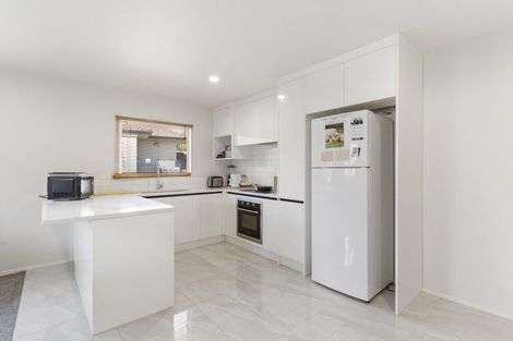 Photo of property in 30 Vireya Court, Goodwood Heights, Auckland, 2105