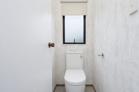 Photo of property in 50 Rhinevale Close, Henderson, Auckland, 0612