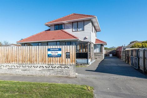Photo of property in 21 Walcot Street, Bromley, Christchurch, 8062