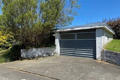 Photo of property in 37 Ranui Terrace, Tawa, Wellington, 5028
