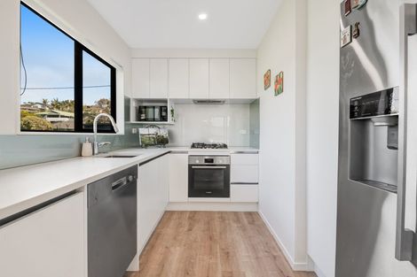 Photo of property in 4 William Bayes Place, Red Beach, 0932