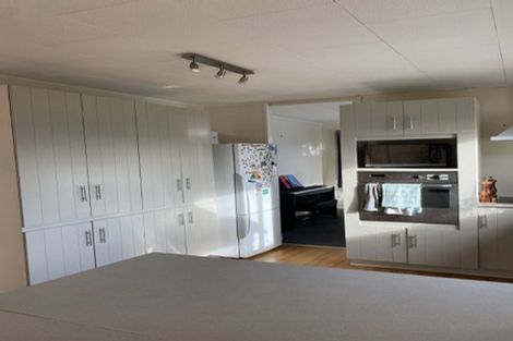 Photo of property in 15 Welland Place, Island Bay, Wellington, 6023