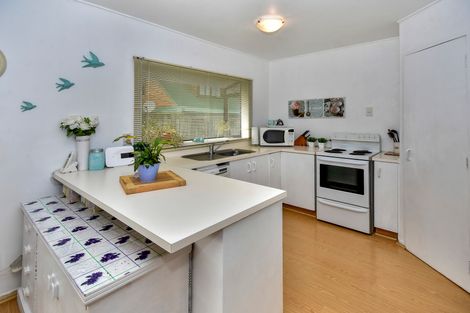 Photo of property in 2/18 Cliff Road, Papakura, 2110