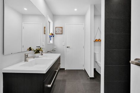 Photo of property in 590c Frankley Road, Hurworth, New Plymouth, 4371