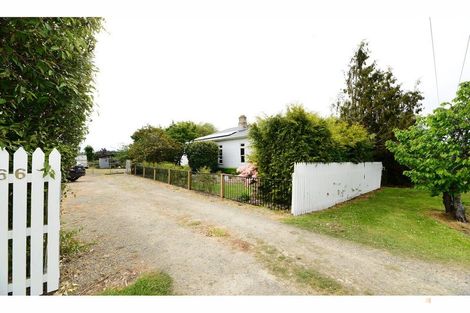 Photo of property in 66 Timaru Road, Waimate, 7924
