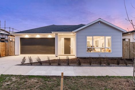 Photo of property in 10 Tarras Road, Kumeu, 0810