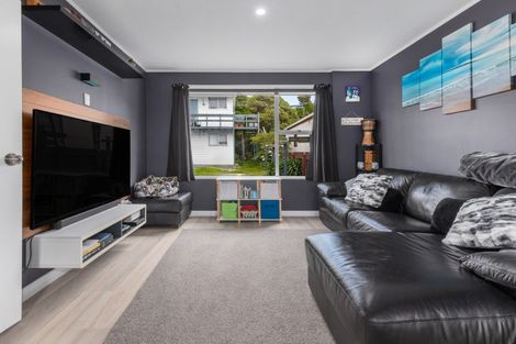 Photo of property in 2/3 School Road, Plimmerton, Porirua, 5026