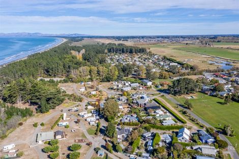Photo of property in 88 Queens Avenue, Waikuku Beach, 7402