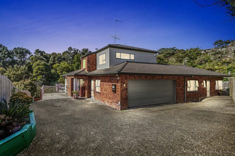 Photo of property in 3 Lincoln Close, Northcross, Auckland, 0630