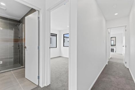 Photo of property in 47 Whare Kauri Road, Papakura, 2110