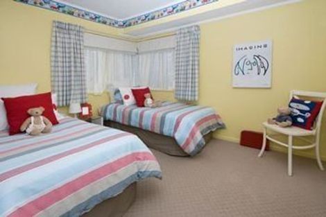 Photo of property in 1 Jay Court, Botany Downs, Auckland, 2010