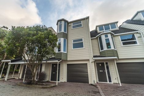 Photo of property in 10 Lawson Place, Mount Victoria, Wellington, 6011