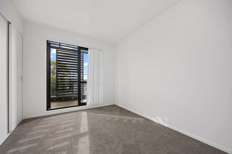 Photo of property in 2/3226 Great North Road, New Lynn, Auckland, 0600