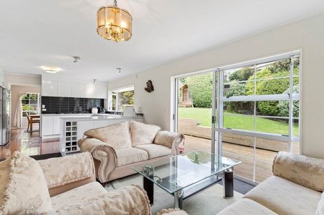 Photo of property in 13 Delisle Place, Windsor Park, Auckland, 0632