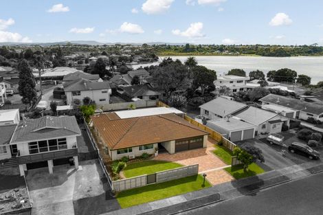 Photo of property in 15 Endeavour Avenue, Welcome Bay, Tauranga, 3112