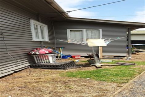 Photo of property in 2 Lippiatt Road, Otahuhu, Auckland, 1062