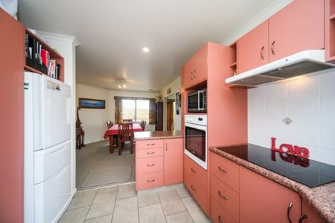 Photo of property in 63 Pacific Drive, Fitzherbert, Palmerston North, 4410