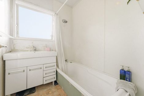 Photo of property in 170 Mahia Road, Wattle Downs, Auckland, 2103