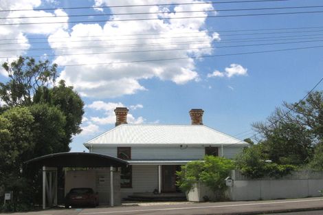 Photo of property in 128 Calliope Road, Stanley Point, Auckland, 0624