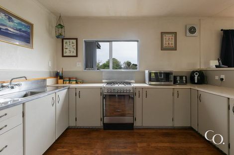 Photo of property in 19 Gillies Crescent, Waimarama, Havelock North, 4294