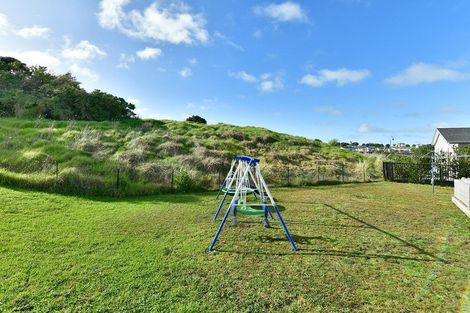 Photo of property in 33 Kaipuke Crescent, Gulf Harbour, Whangaparaoa, 0930