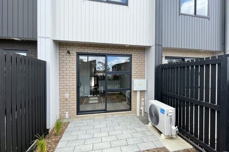 Photo of property in 11/474 West Coast Road, Glen Eden, Auckland, 0602