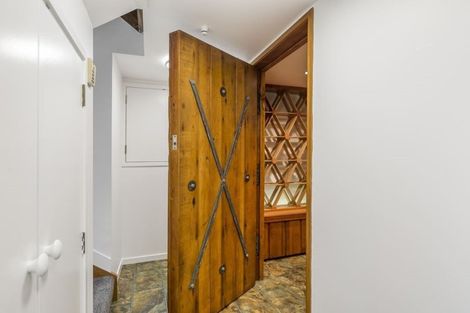 Photo of property in 77 Park Hill Road, Birkenhead, Auckland, 0626