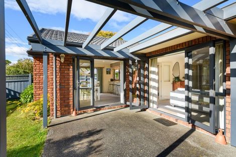 Photo of property in 12 Mana Place, Awapuni, Palmerston North, 4412