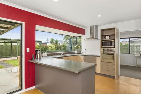 Photo of property in 7 Poinsettia Place, Mount Maunganui, 3116