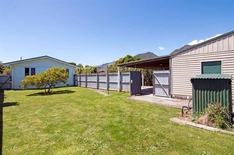 Photo of property in 380 Abel Tasman Drive, Motupipi, Takaka, 7183