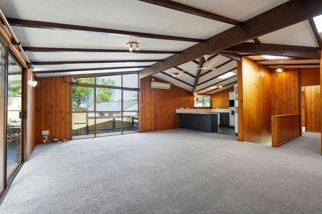 Photo of property in 13 Reynolds Place, Torbay, Auckland, 0630