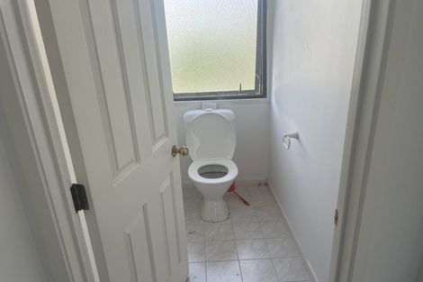 Photo of property in 23 Gillard Place, Eastern Beach, Auckland, 2012