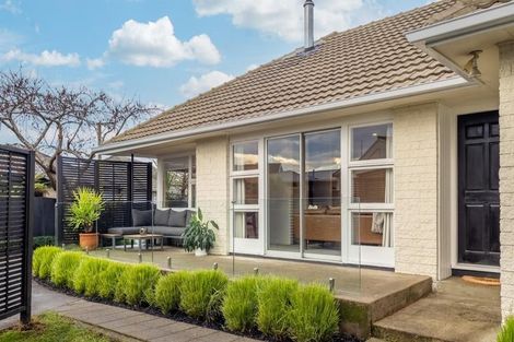 Photo of property in 145 Avonhead Road, Avonhead, Christchurch, 8042