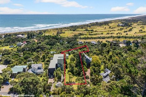 Photo of property in 72 Domain Crescent, Muriwai, 0881