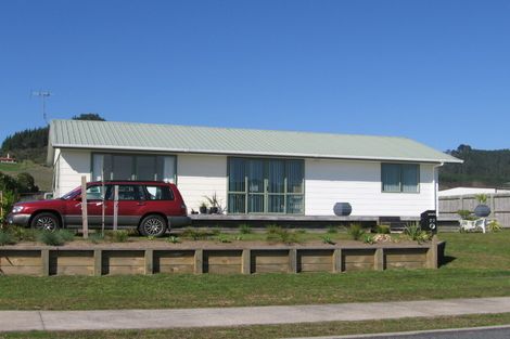 Photo of property in 23 Hawk Hill Crescent, Cooks Beach, Whitianga, 3591