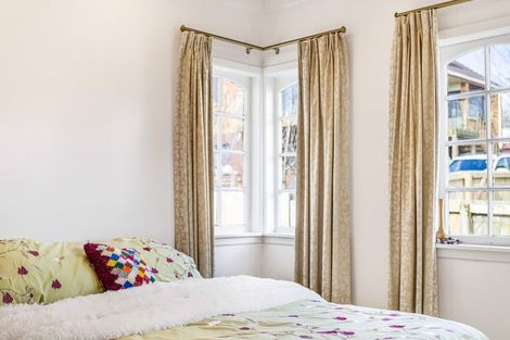 Photo of property in 4233 Great North Road, Glendene, Auckland, 0602