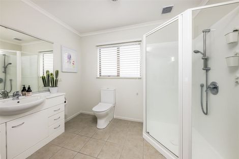Photo of property in 11 Phoenicia Court, The Gardens, Auckland, 2105