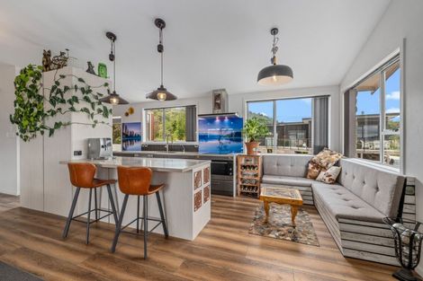 Photo of property in 32-34 Moana View Road, Waikawa, Picton, 7220