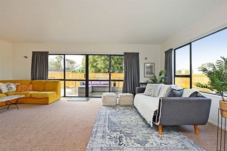 Photo of property in 15 Gillies Crescent, Waimarama, Havelock North, 4294