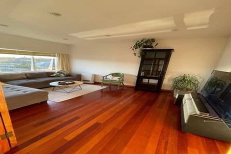 Photo of property in 10 The Quadrant, Miramar, Wellington, 6022