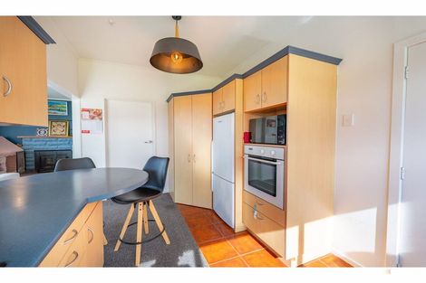 Photo of property in 60 Timaru Road, Waimate, 7924