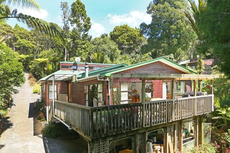 Photo of property in 40 Napuka Road, Henderson Valley, Auckland, 0612