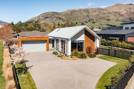 Photo of property in 17 Daniels Terrace, Wanaka, 9305