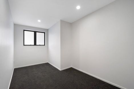 Photo of property in 2/13 Sarona Avenue, Glen Eden, Auckland, 0602