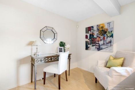 Photo of property in 2 Pasteur Place, New Windsor, Auckland, 0600