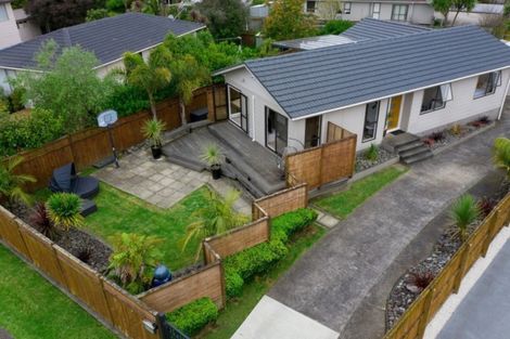 Photo of property in 5 Darren Crescent, Half Moon Bay, Auckland, 2012