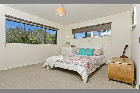 Photo of property in 1/16 Toroa Street, Torbay, Auckland, 0630