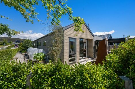 Photo of property in 24 Obelisk Street, Wanaka, 9305