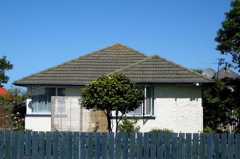 Photo of property in 22 Farquhars Road, Redwood, Christchurch, 8051